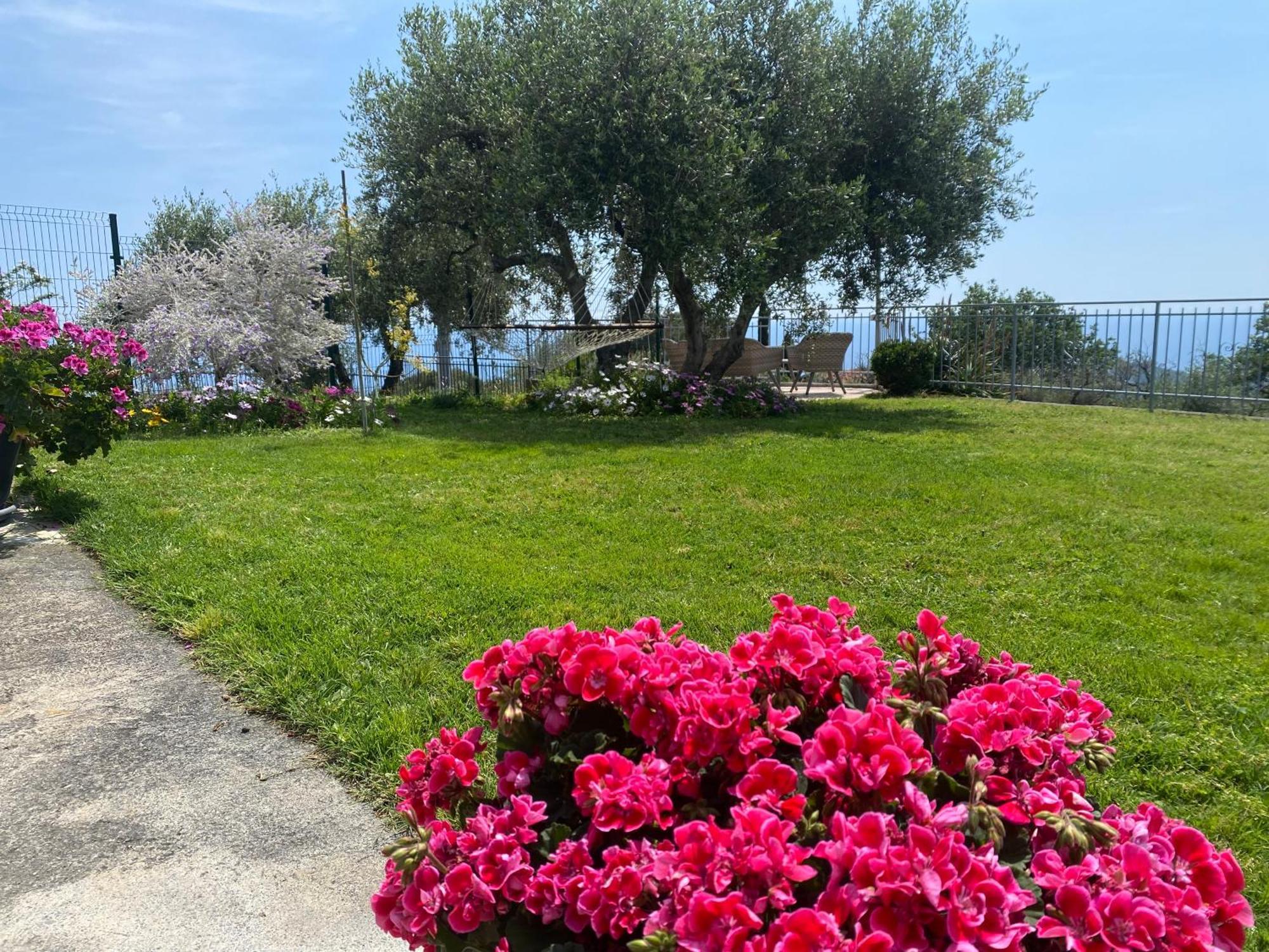 Villa Casa Vista Mare Imperia Exterior foto